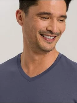 Shirts & Longsleeves Hanro T-Shirt V-Neck Living Shirts In Deep Onyx Günstig Kaufen -hanro shop hanro t shirt v neck living shirts in deep onyx 6